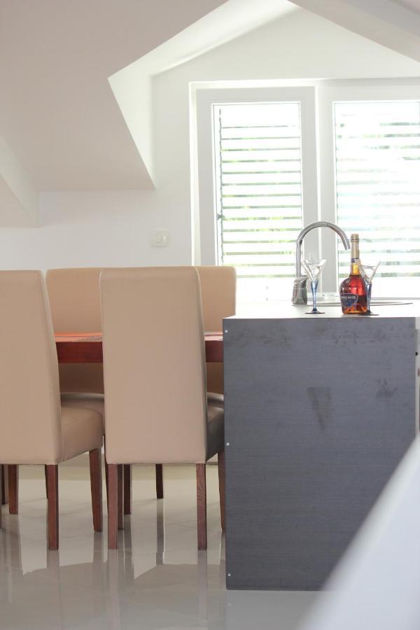 Penthouse By The Sea Apartment ติวัต ภายนอก รูปภาพ
