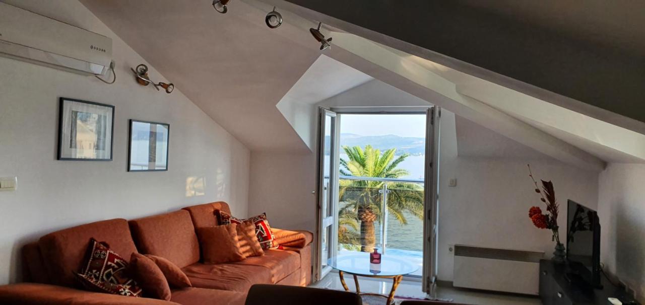 Penthouse By The Sea Apartment ติวัต ภายนอก รูปภาพ