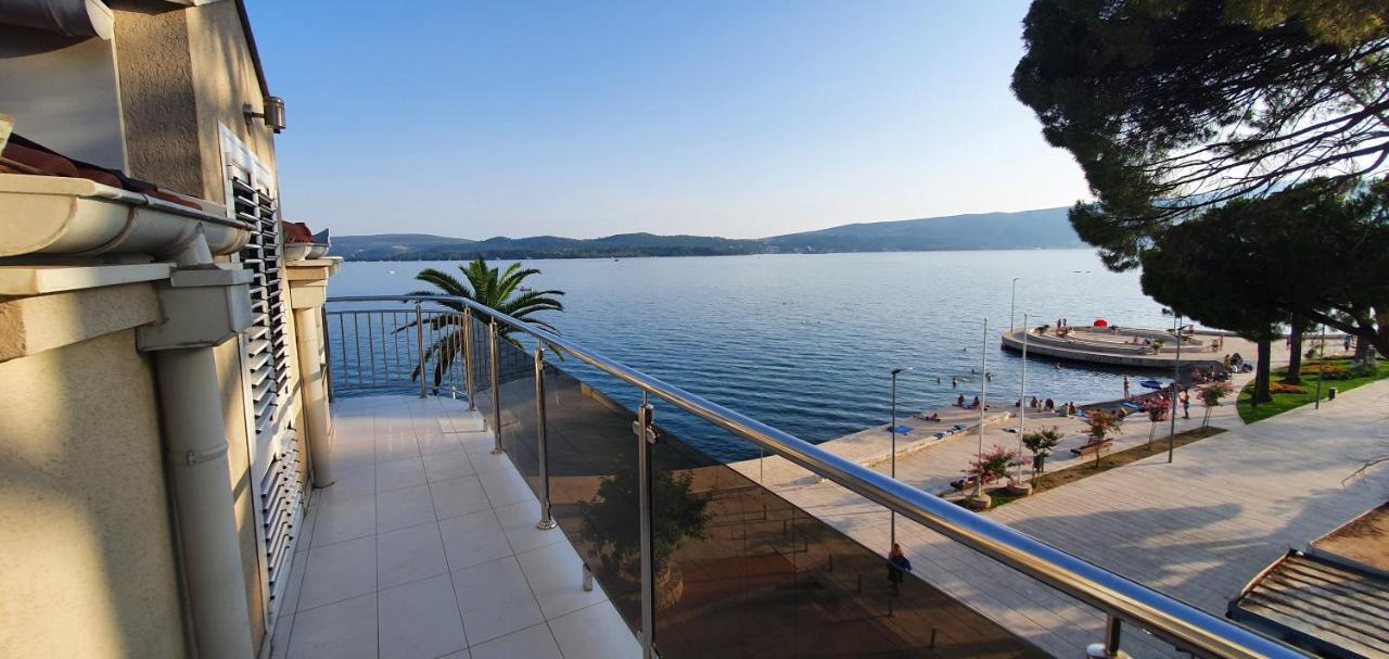 Penthouse By The Sea Apartment ติวัต ภายนอก รูปภาพ