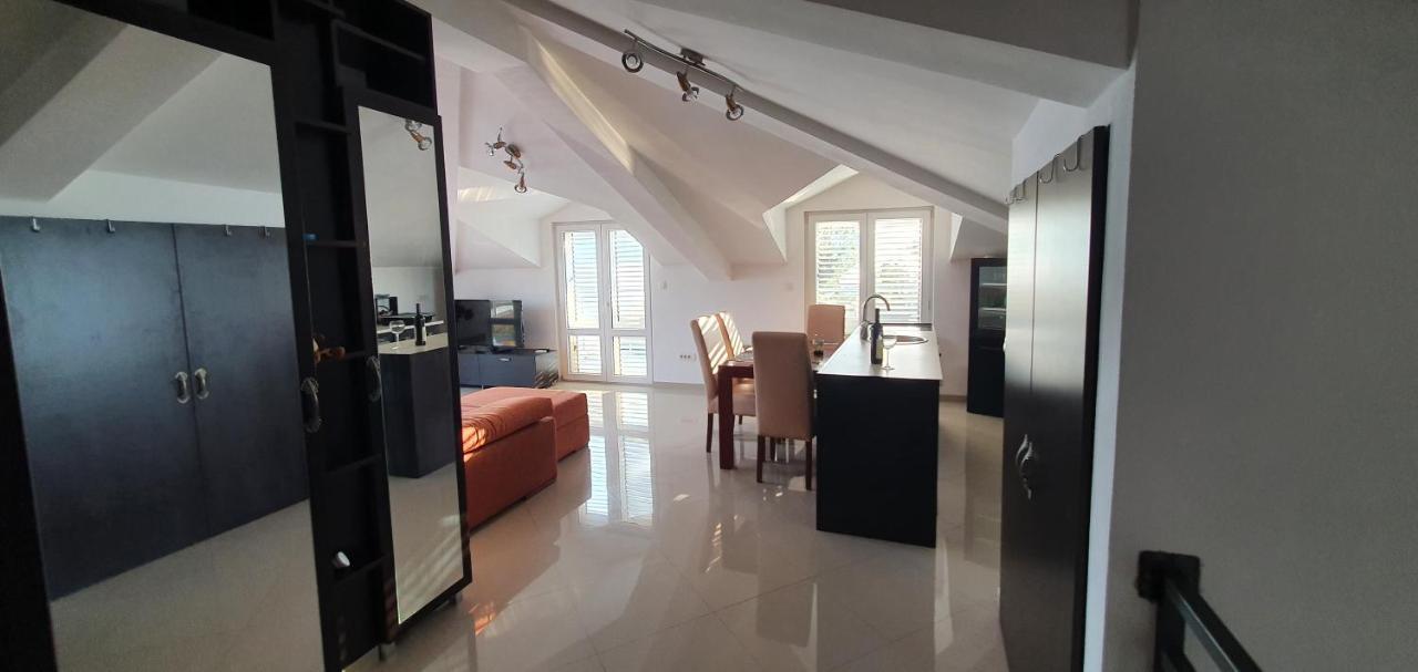 Penthouse By The Sea Apartment ติวัต ภายนอก รูปภาพ
