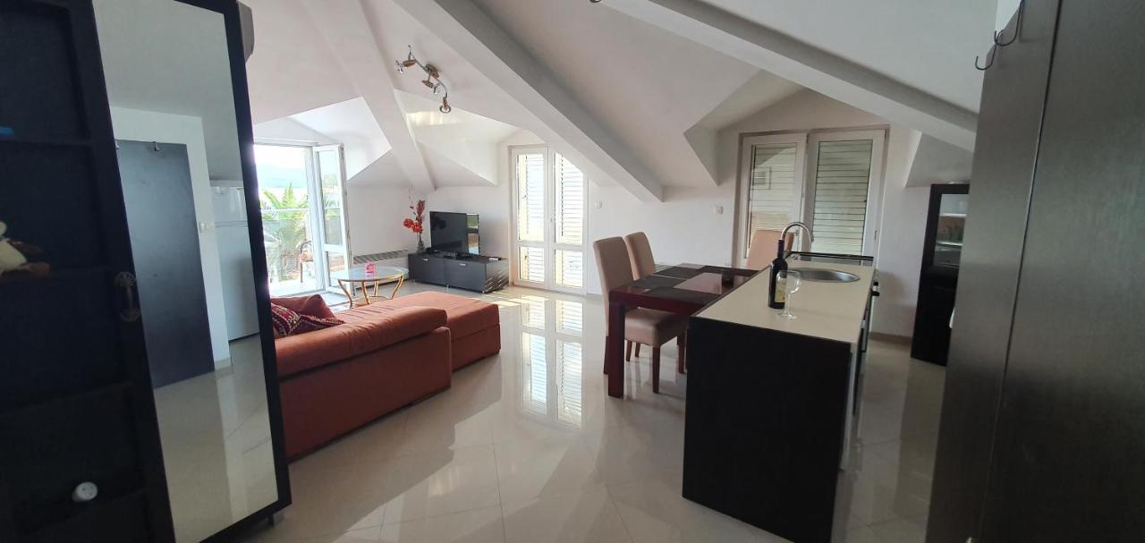 Penthouse By The Sea Apartment ติวัต ภายนอก รูปภาพ